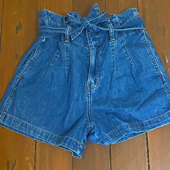 Madewell Shorts - Like New - Picture 2 of 8